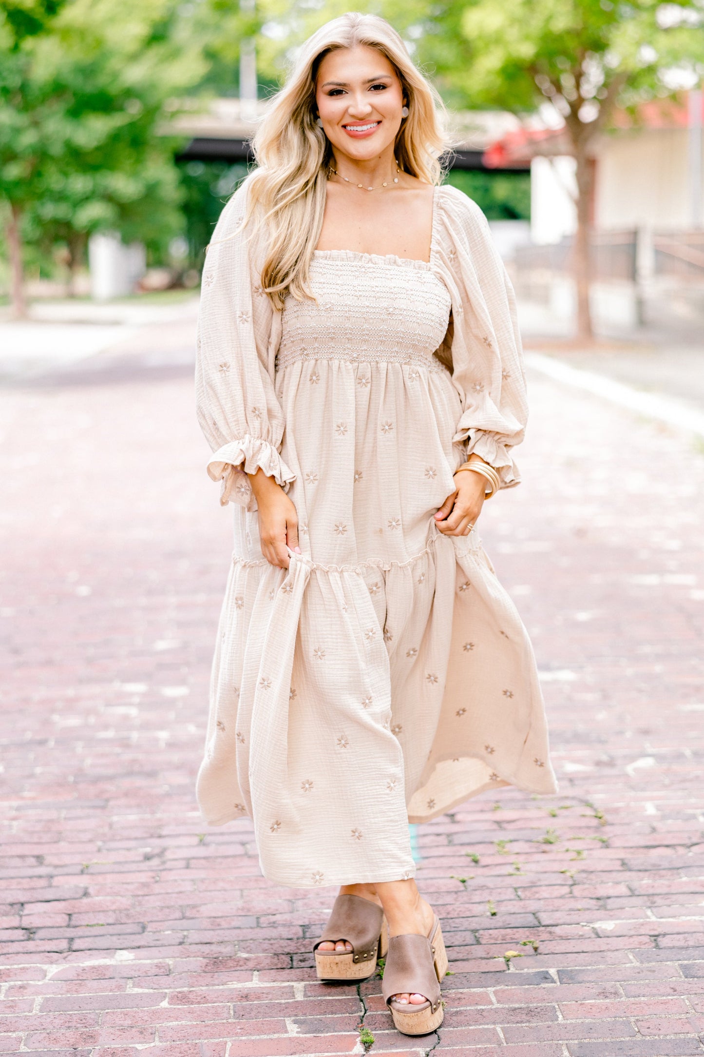 Vestido Maravilla de Flores Silvestres, Beige