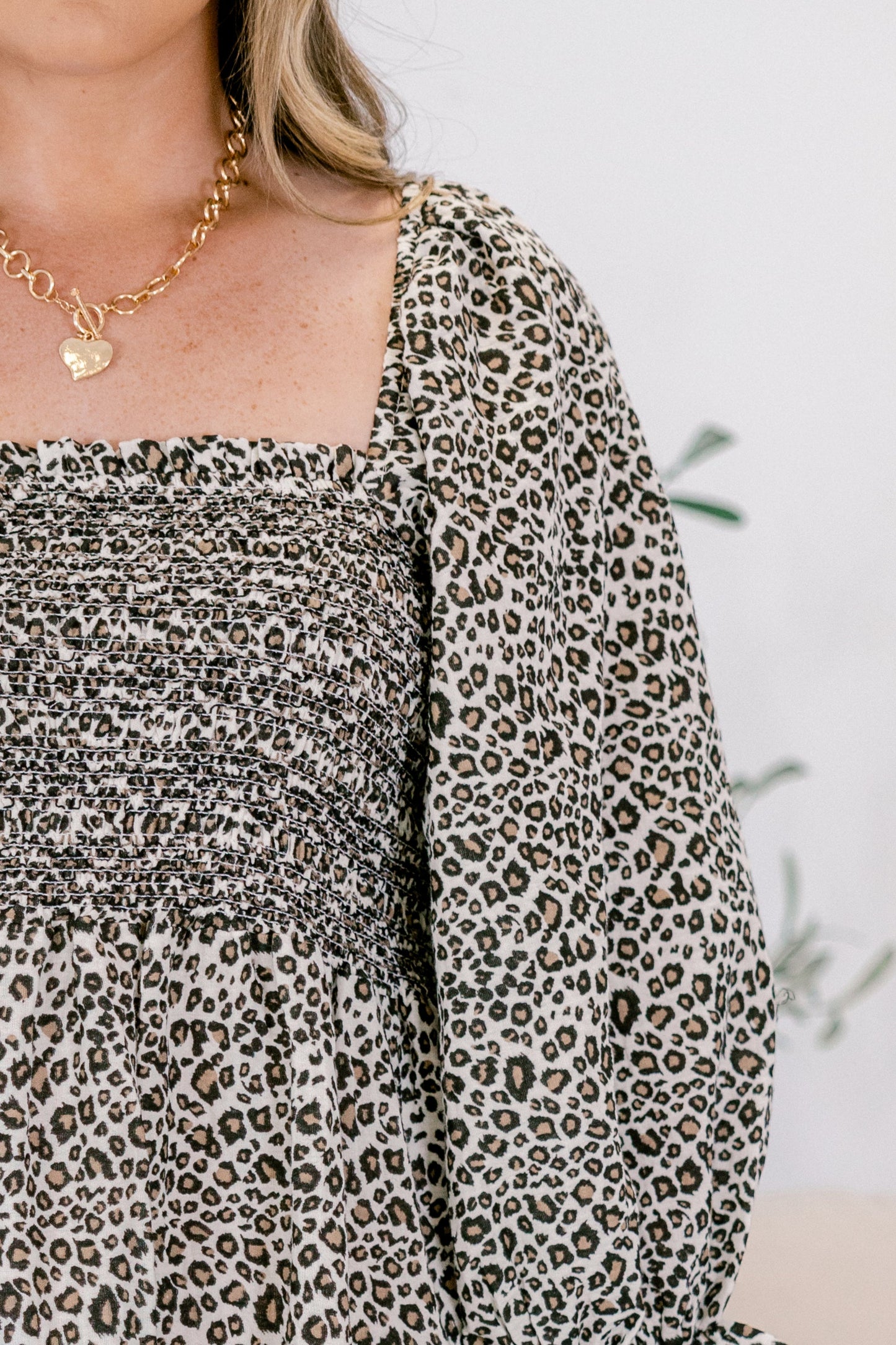 Maravilloso Vestido de Flores Silvestres, Leopardo