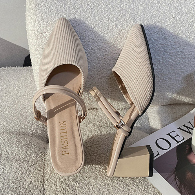 Zapatos altos con cinturones