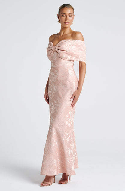 Długi sukienka Emberly - Brzoskwinia delikatna