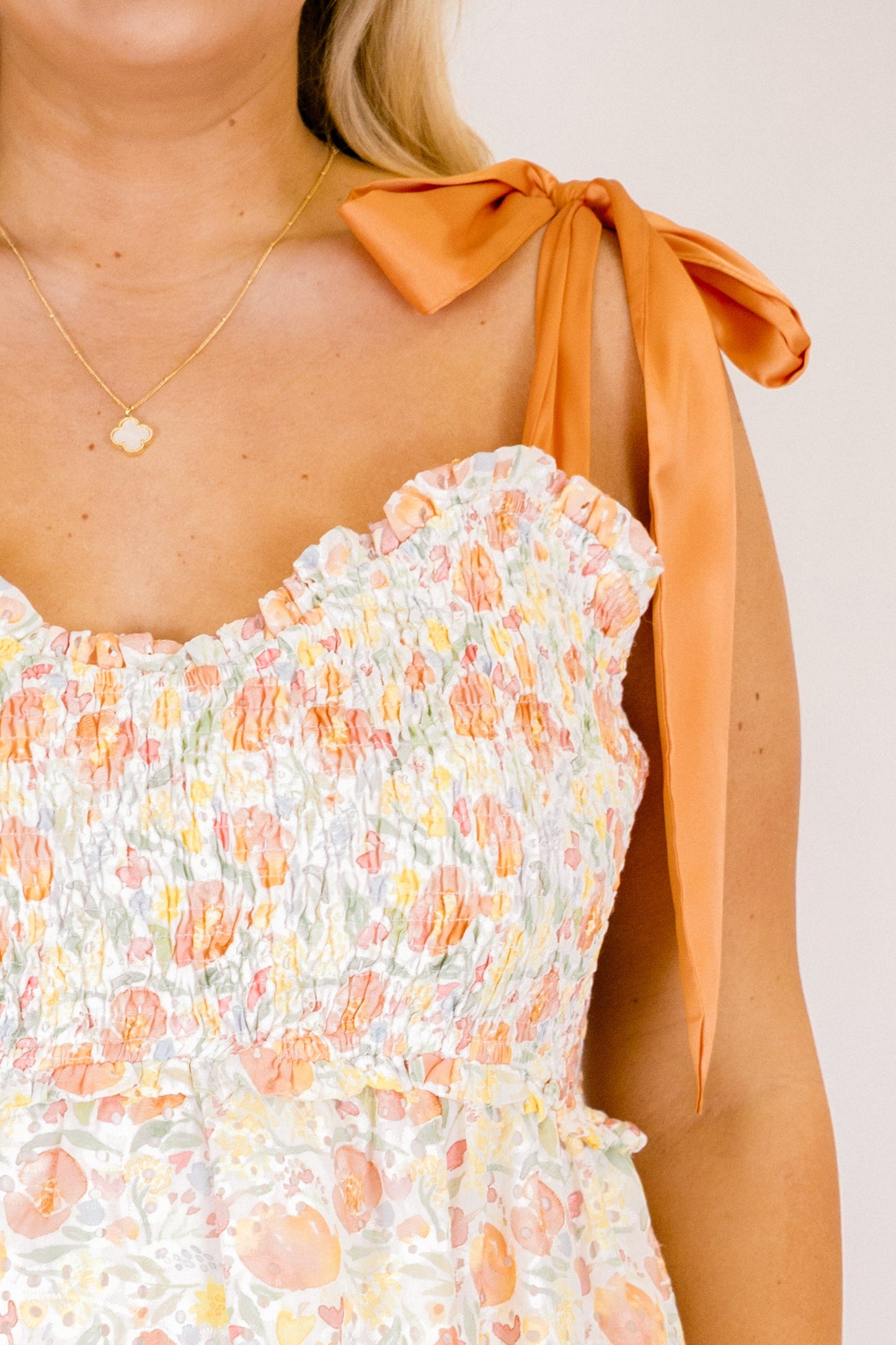 Vestido Rayos Brillantes, Crema de Naranja