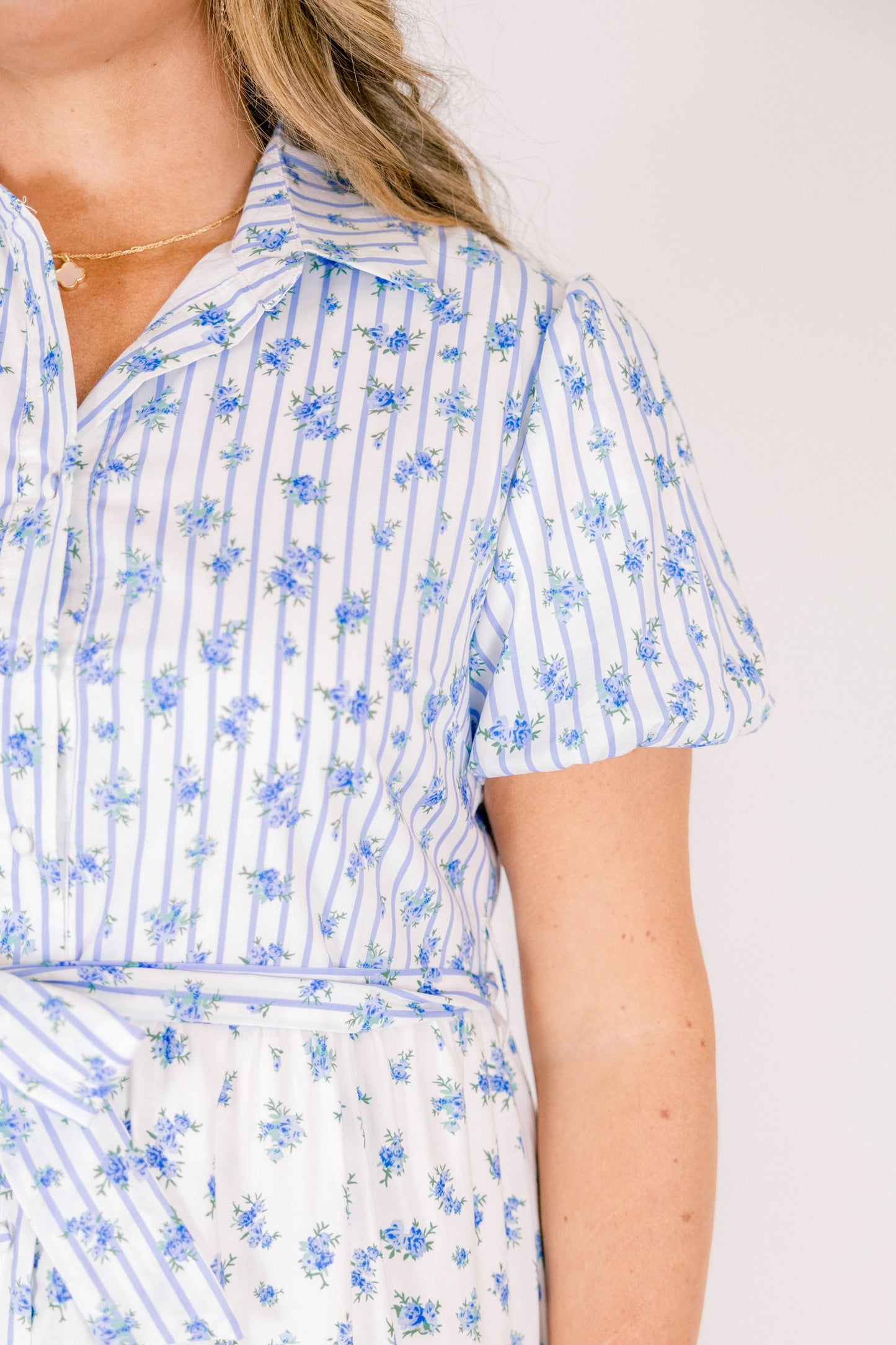 Vestido de Grandes Esperanzas, Mezcla Floral Azul