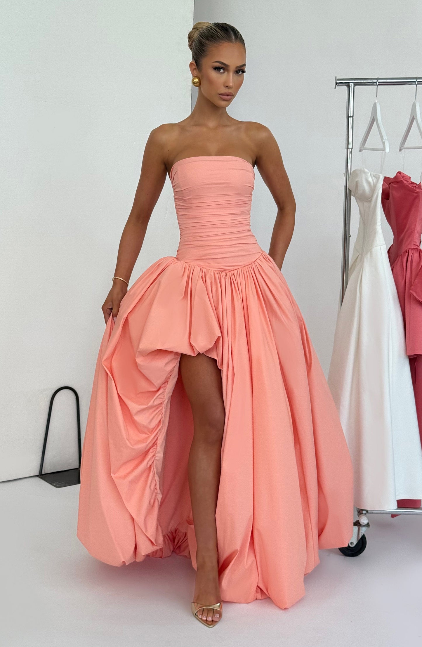 Długie sukienka Maxi Jillian - Brzoskwinia