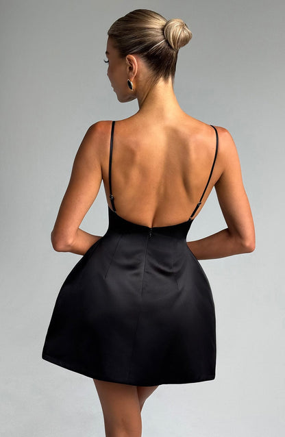 Mała czarna sukienka Tate