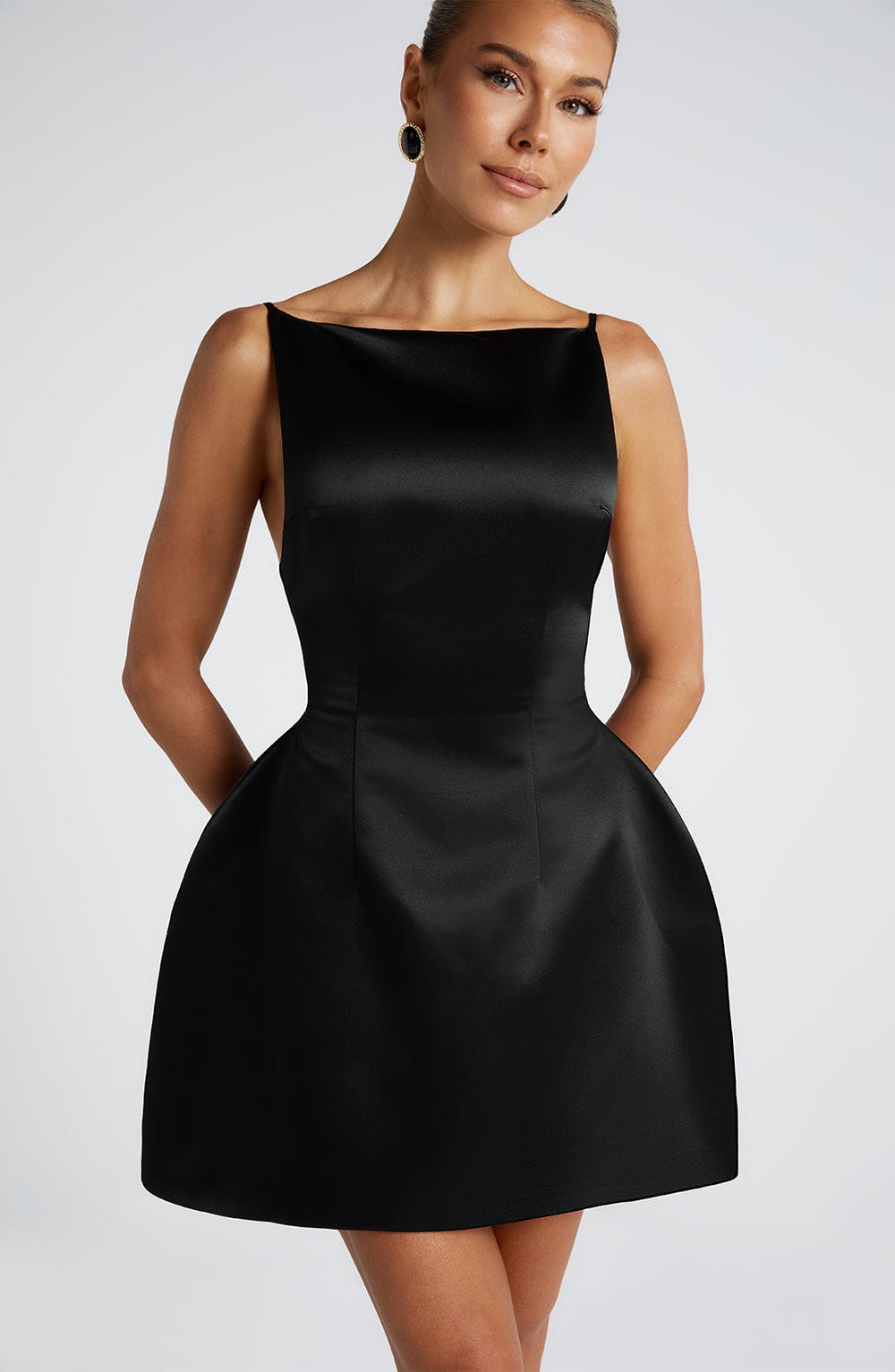 Mała czarna sukienka Tate