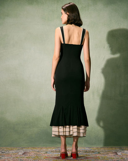 El Vestido Largo Ajustado de Tirantes con Escote Corazón Negro