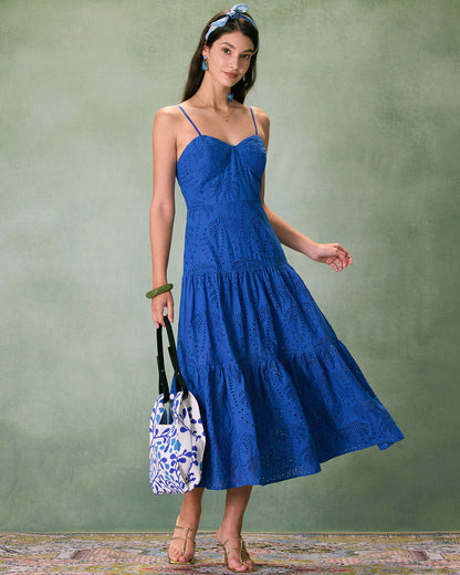 El Vestido Midi de Tirantes con Bordado en Escote Corazón