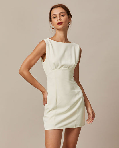 El Vestido Mini de Cuello Barco con Lazo en la Espalda Beige