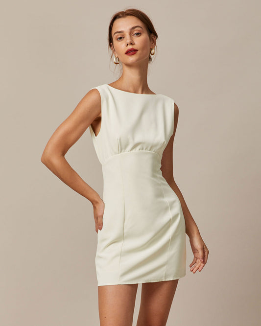 El Vestido Mini de Cuello Barco con Lazo en la Espalda Beige