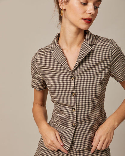 La Blusa de Cuello en V de Gingham Marrón de Manga Corta