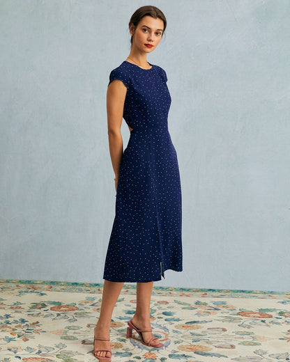 El Vestido Midi con Corte y Lunares de Cuello Redondo en Color Marino