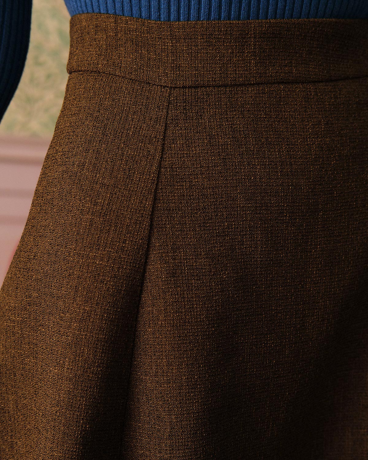 La Falda de Tweed Alta y Sólida