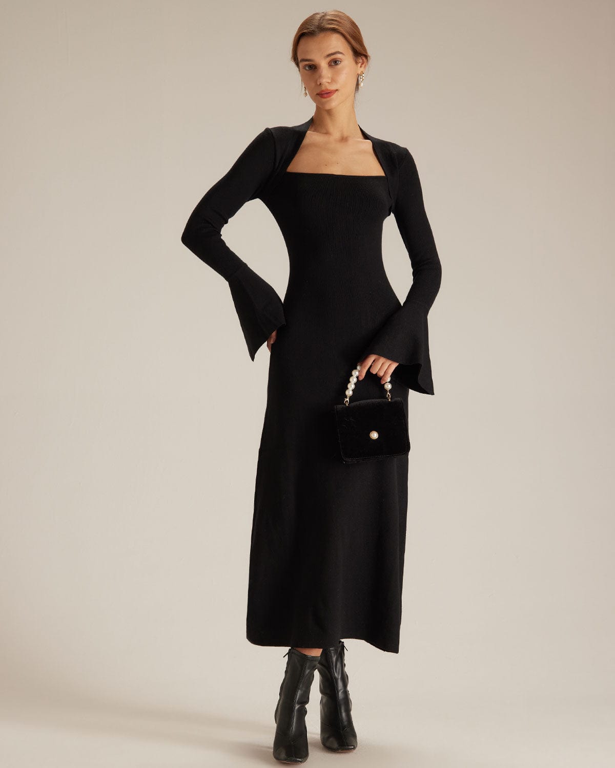 El Vestido Midi de Cuello Cuadrado y Mangas Acampanadas Negros