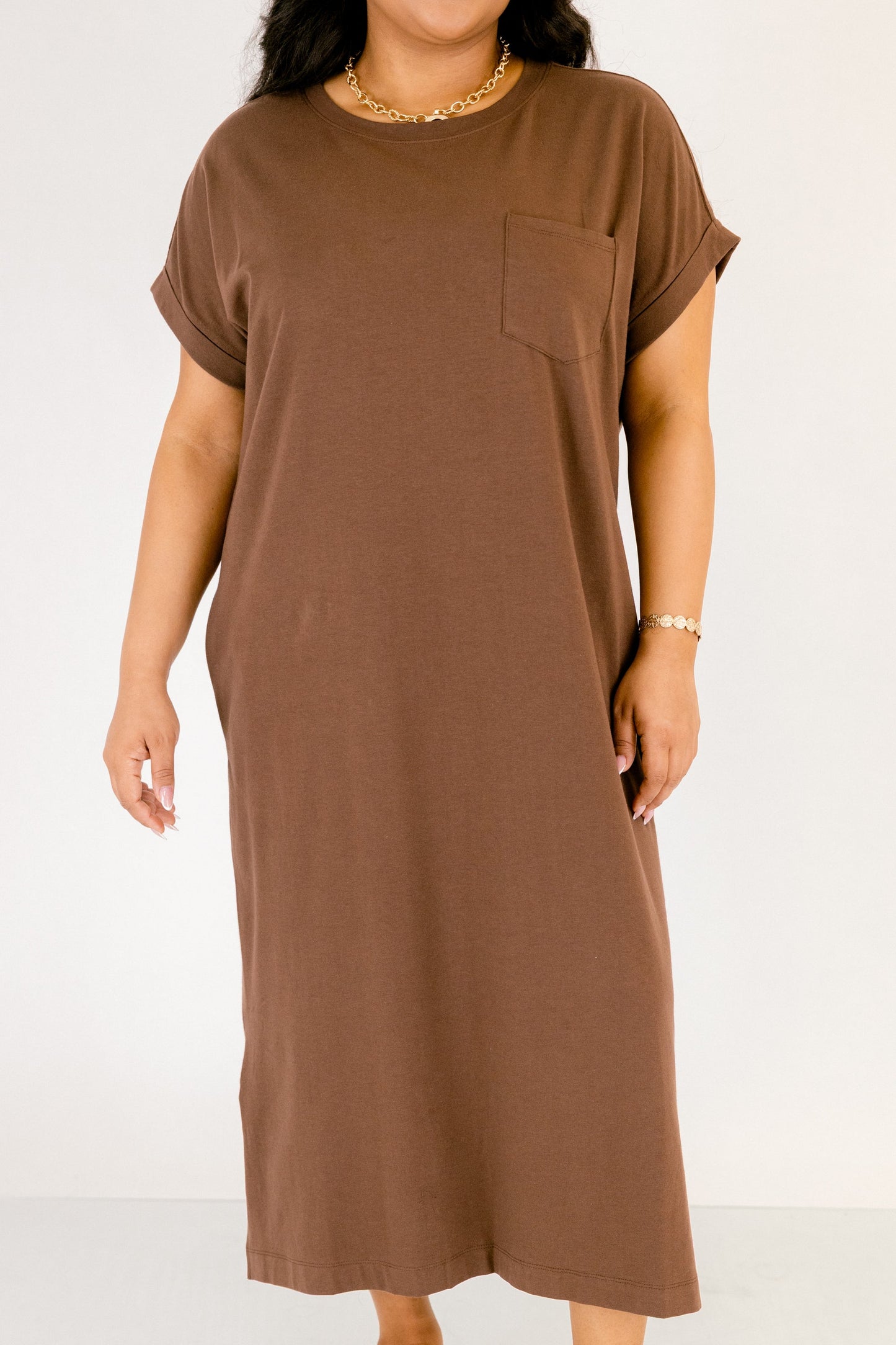 El Vestido Hecho, Marrón