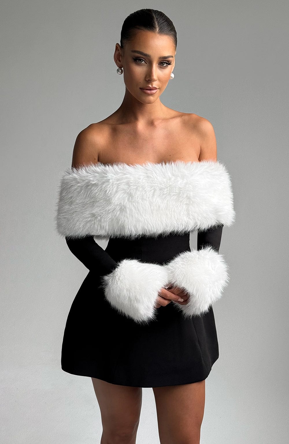 Sukienka mini Villanelle - Czarna/Biała