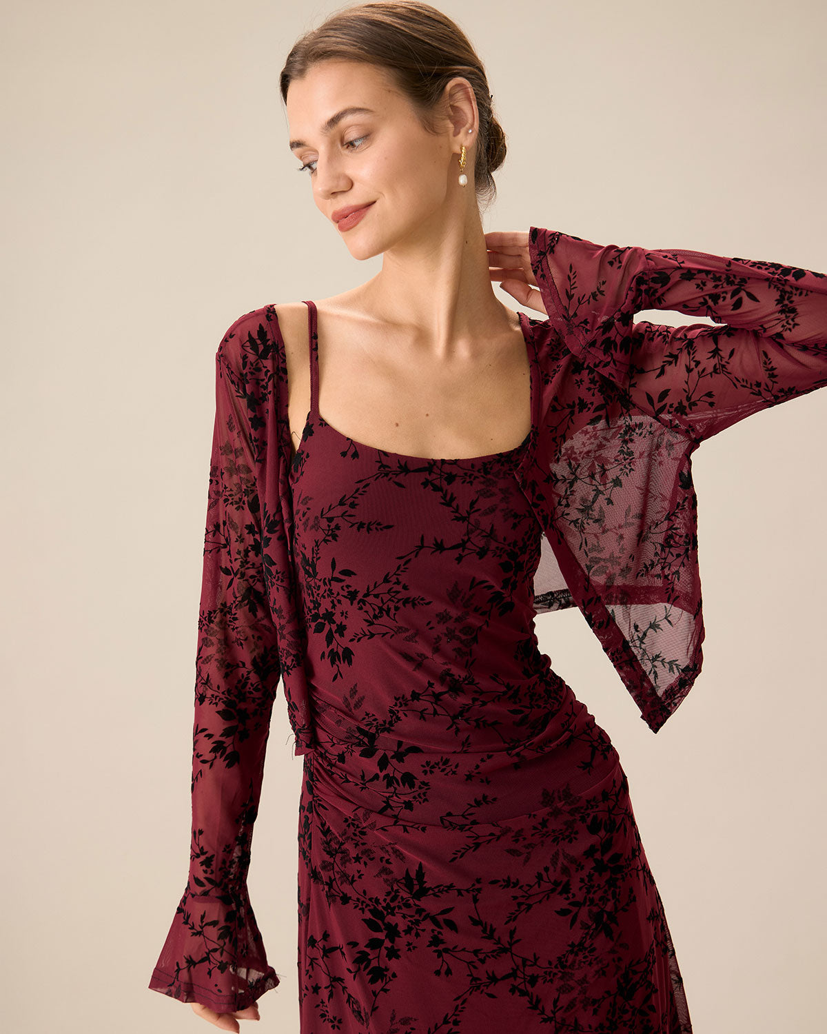 Vestido Midi Ajustado con Flores Rojas