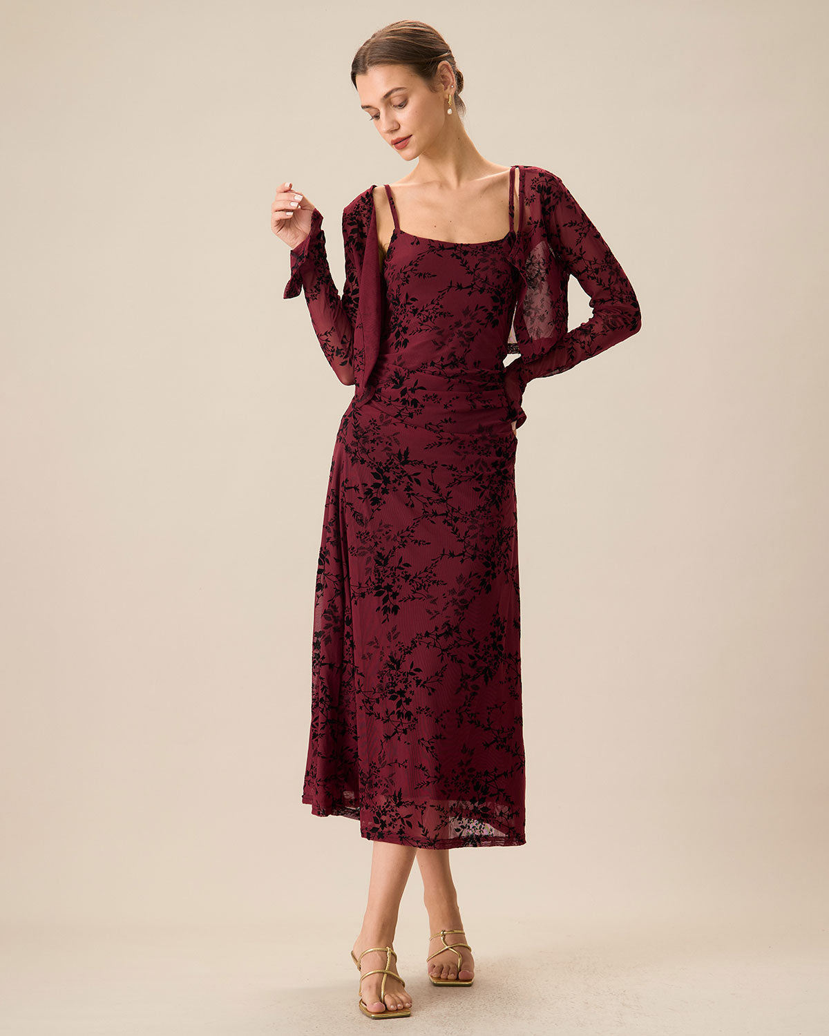 Vestido Midi Ajustado con Flores Rojas