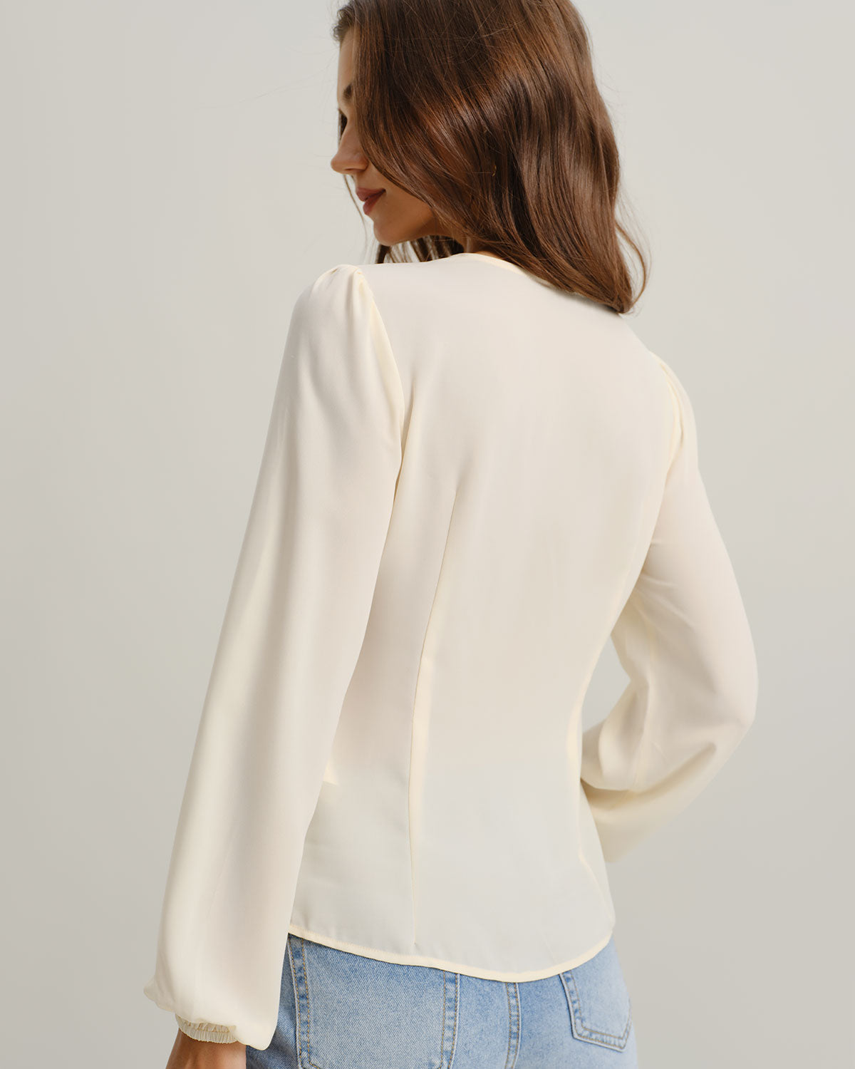 Blusa de Manga Larga con Encaje y Escote en V Color Albaricoque