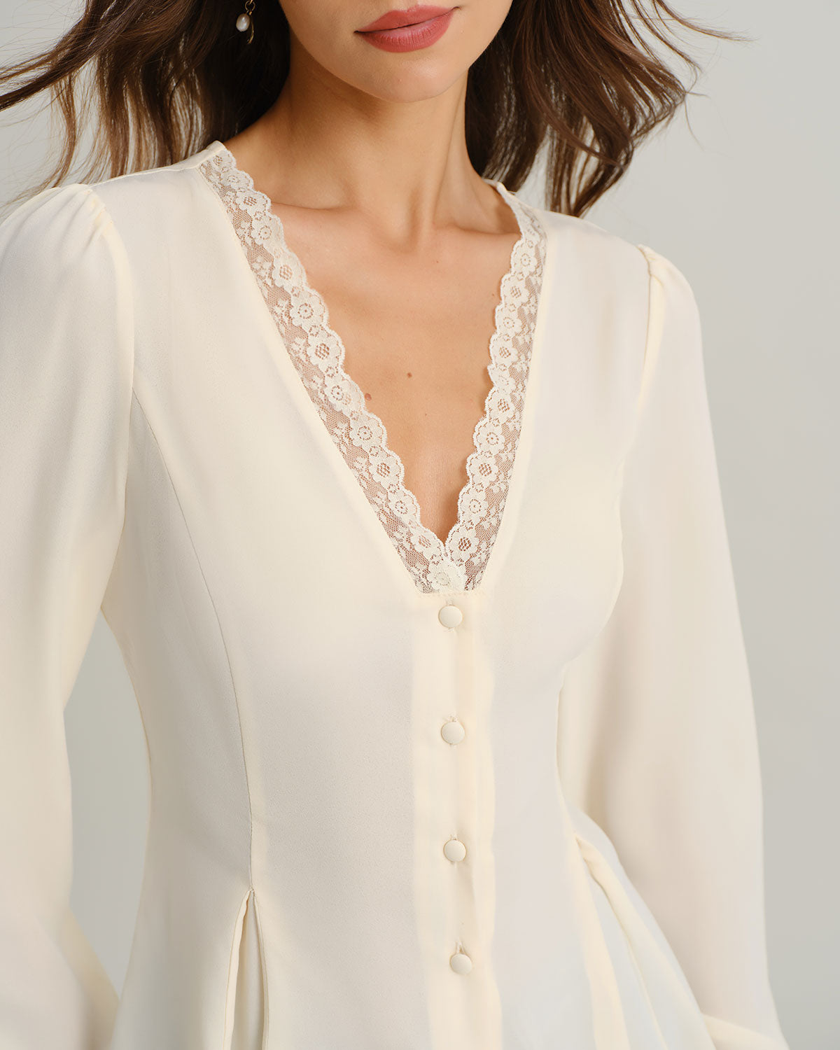 Blusa de Manga Larga con Encaje y Escote en V Color Albaricoque