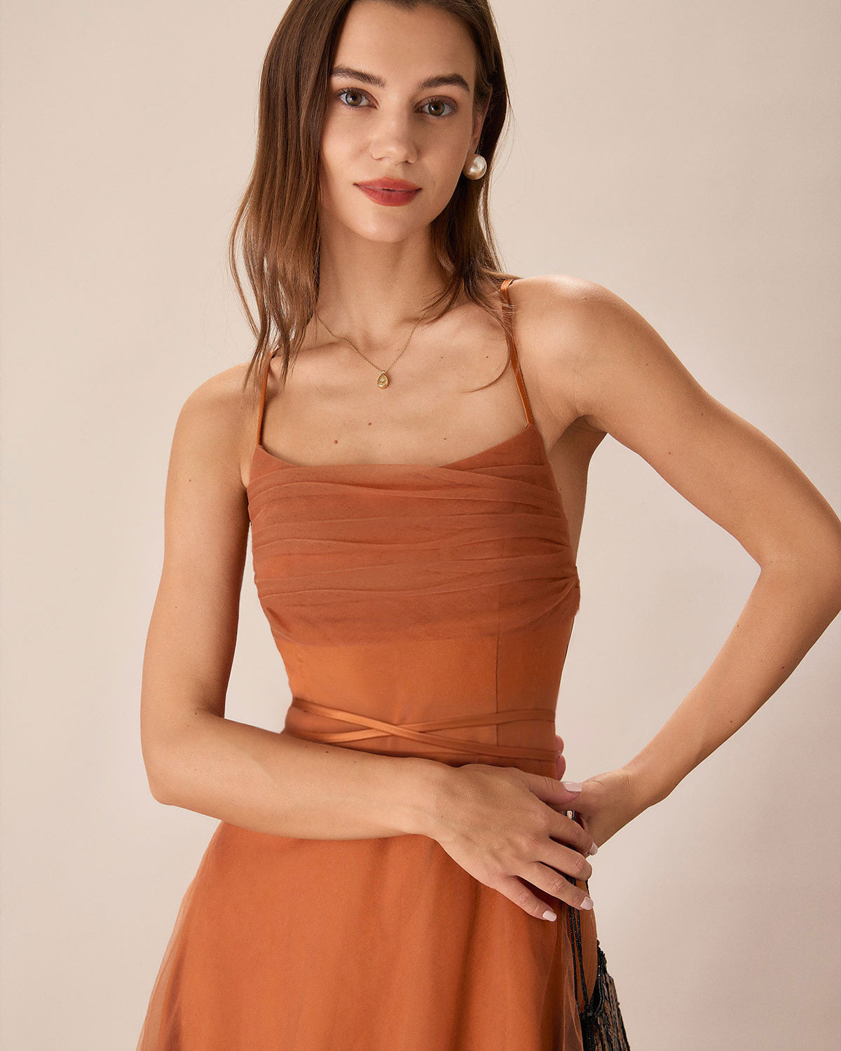 Vestido Midi Deslizante de Malla Caramelo