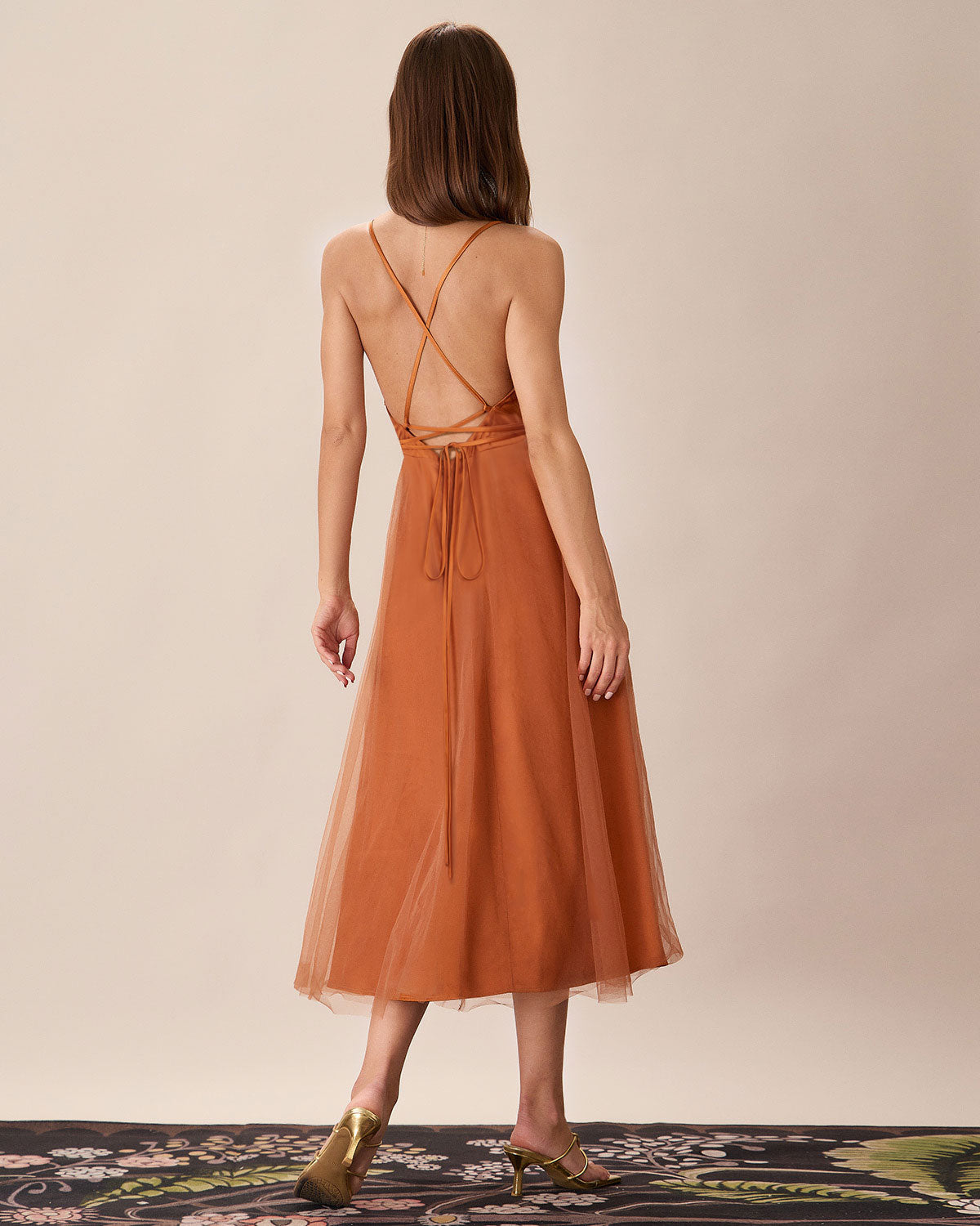 Vestido Midi Deslizante de Malla Caramelo