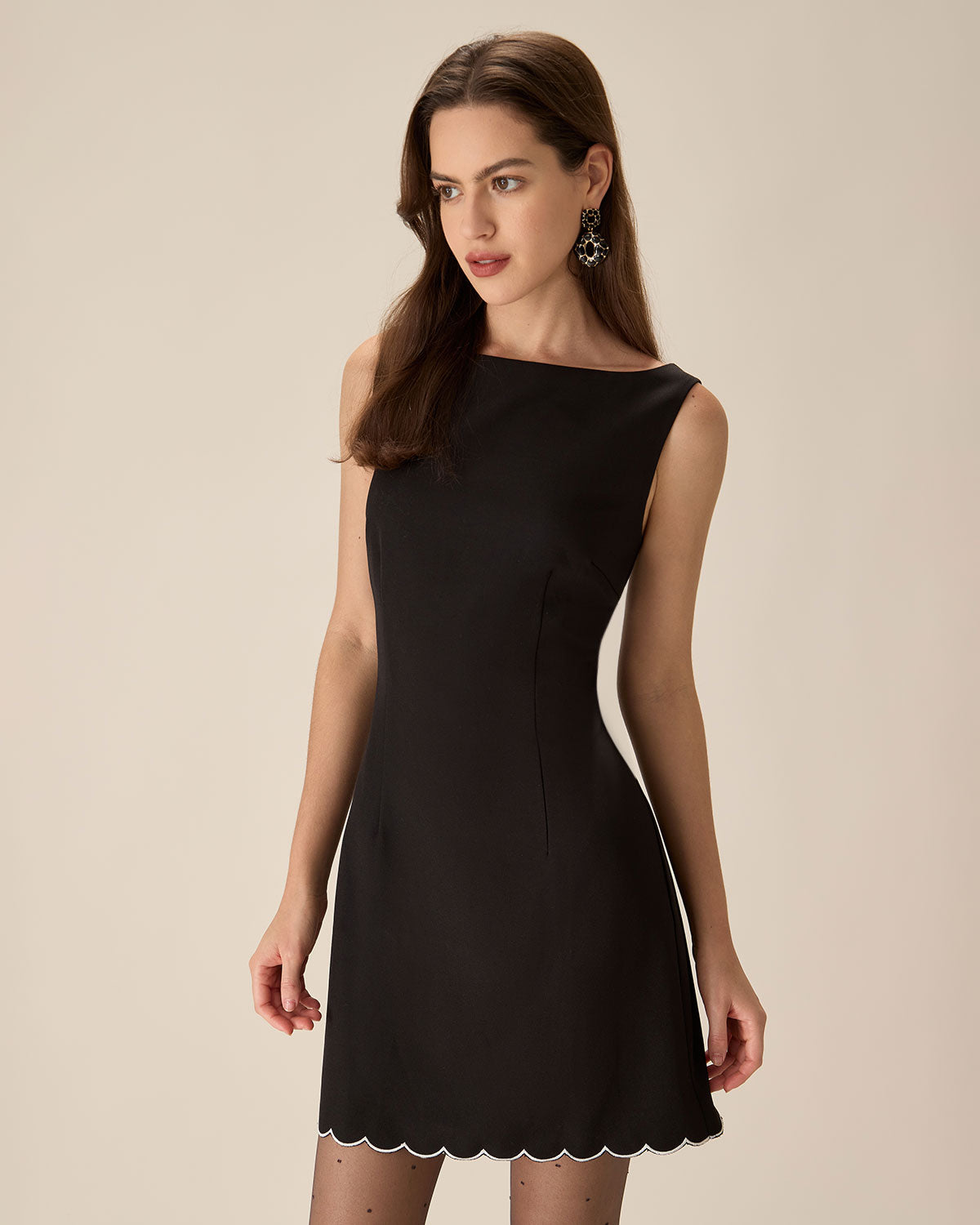 Vestido Mini Sin Mangas Negro con Contraste