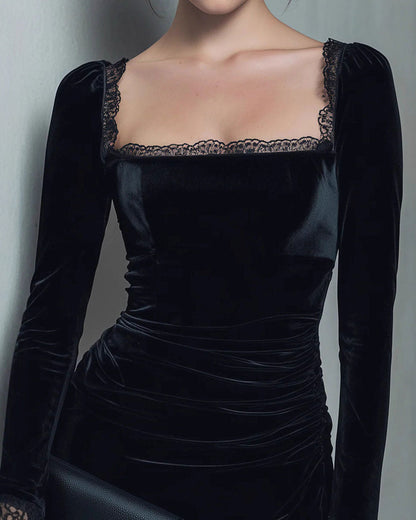 Vestido Mini de Terciopelo con Cuello Cuadrado Negro