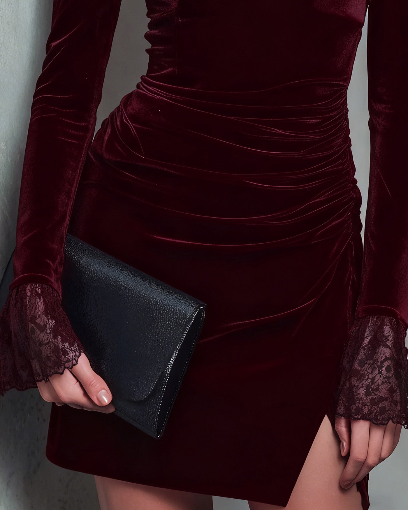 Vestido Mini de Cuello Cuadrado en Terciopelo Rojo Vino