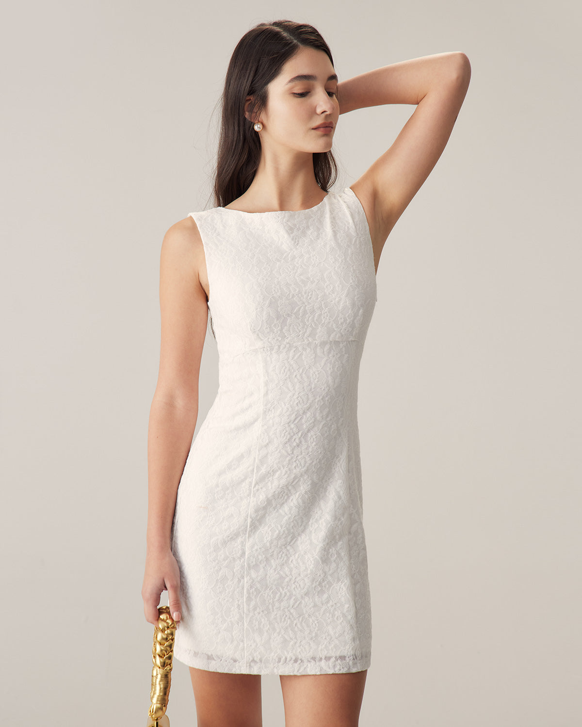 Vestido Mini Blanco de Encaje Sin Espalda