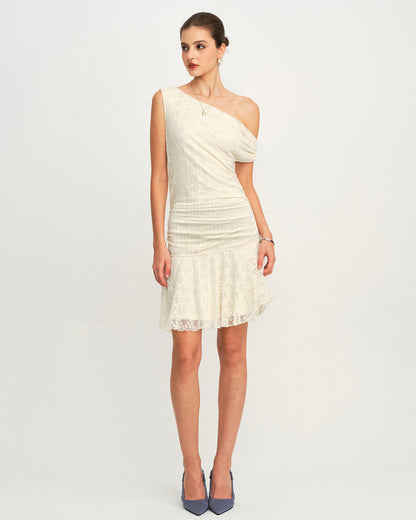 Vestido Mini de Encaje Beige con Un Hombro