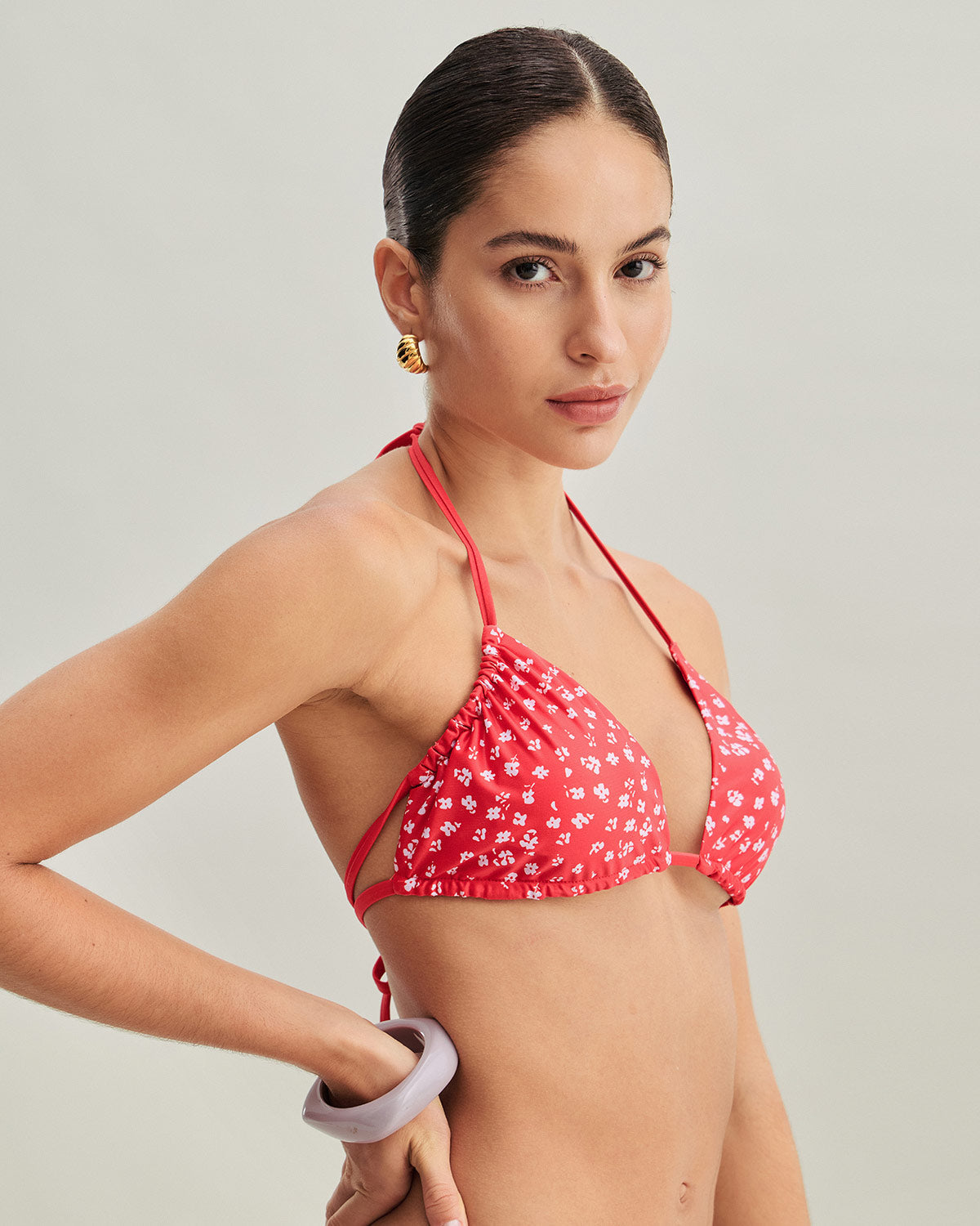 Conjunto de Bikini Triangular con Cordón Floral Rojo