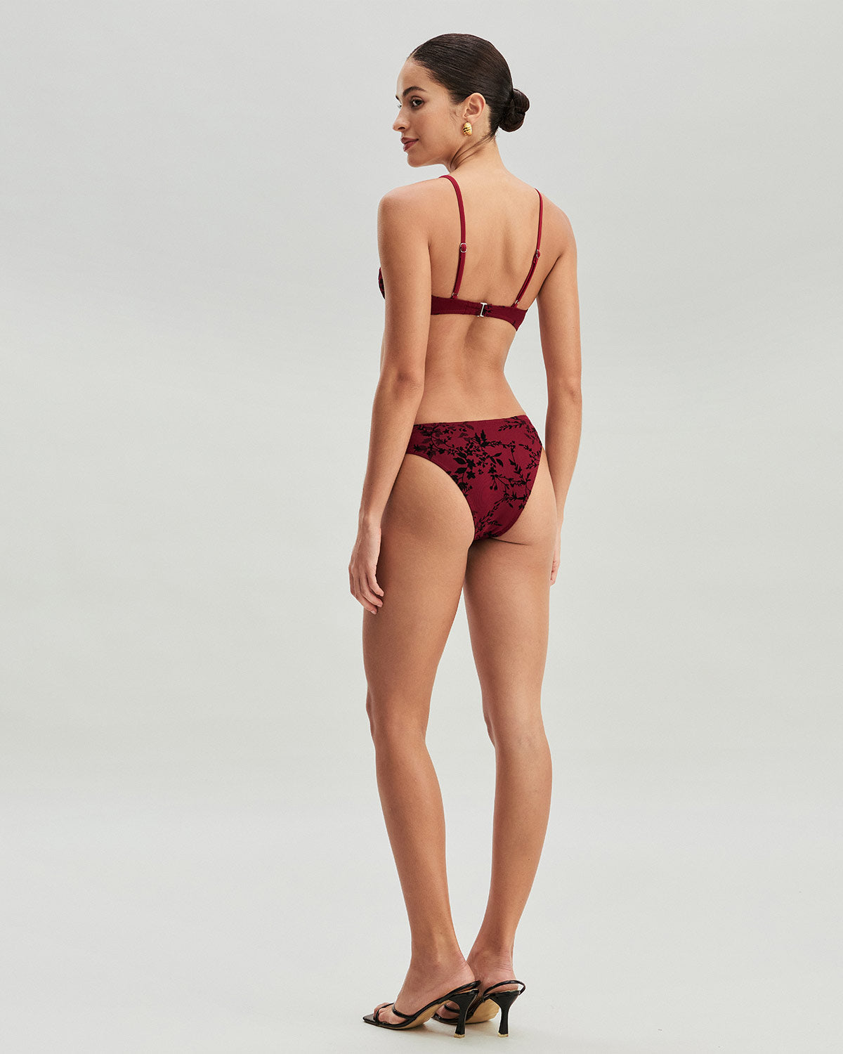 Conjunto de Bikini Rojo Floral con Aros