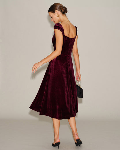 Vestido Midi de Cuello Corazón de Terciopelo Rojo