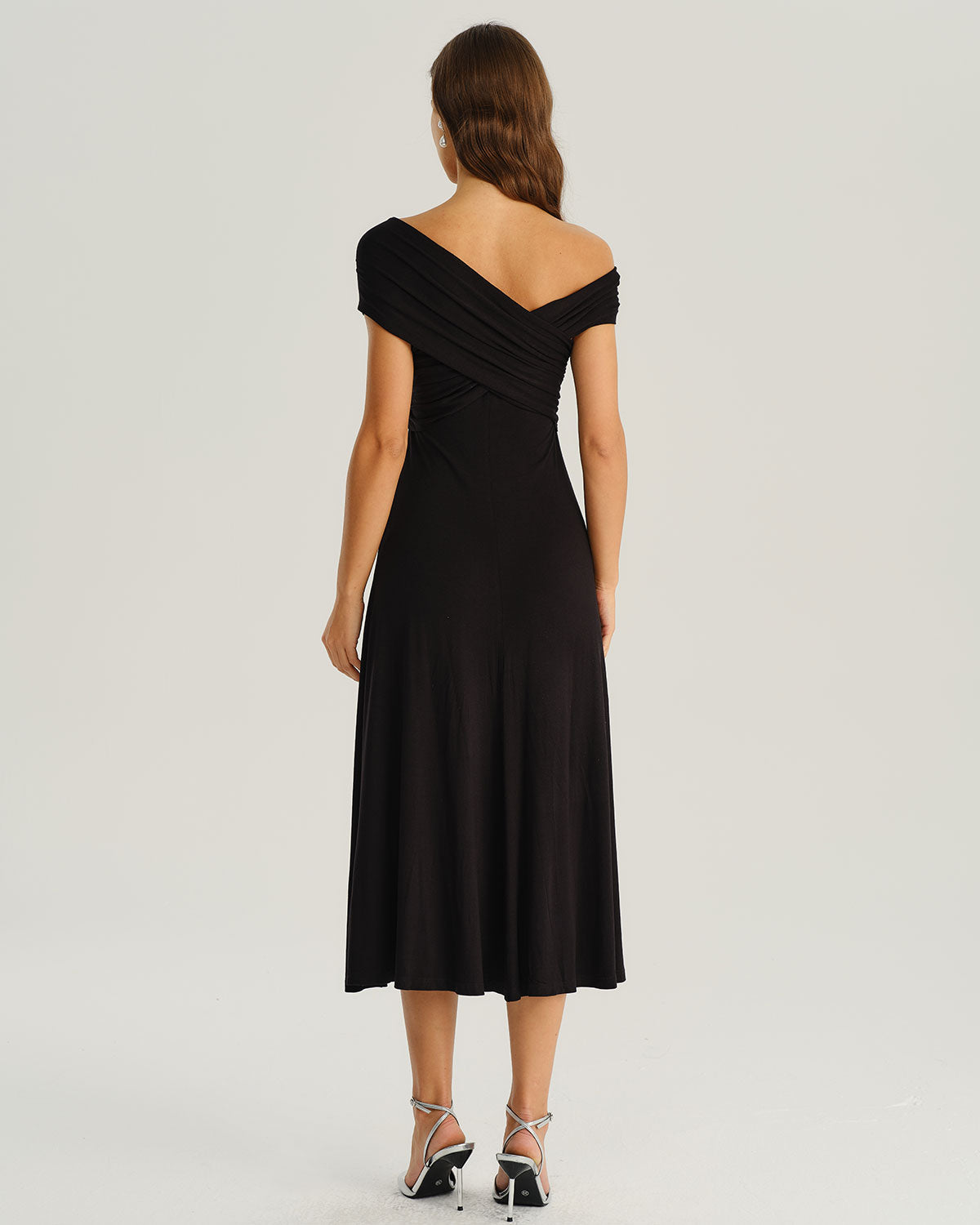 Vestido Midi A-Line Negro de Un Hombro