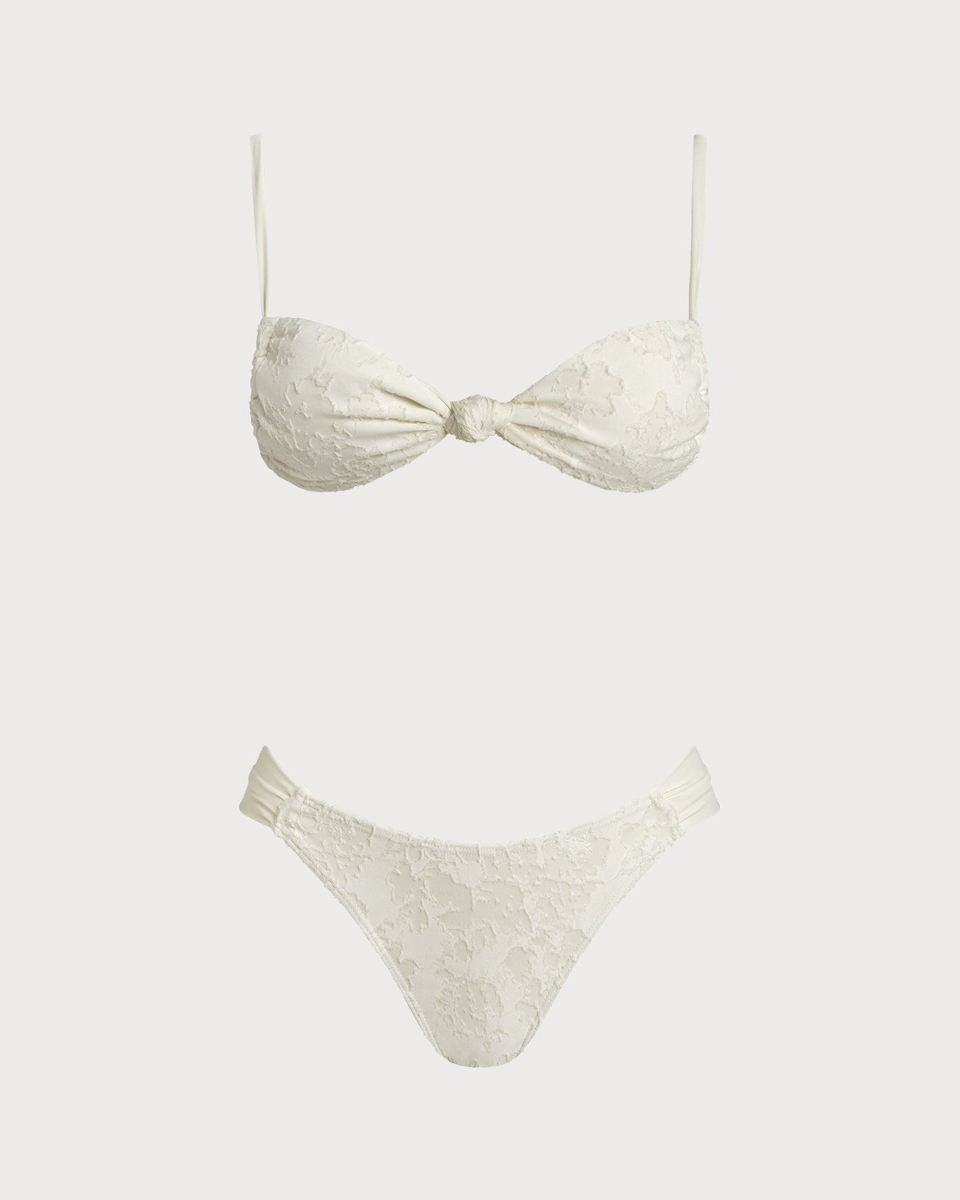 Conjunto de Bikini Triangular Texturizado Blanco con Cordón