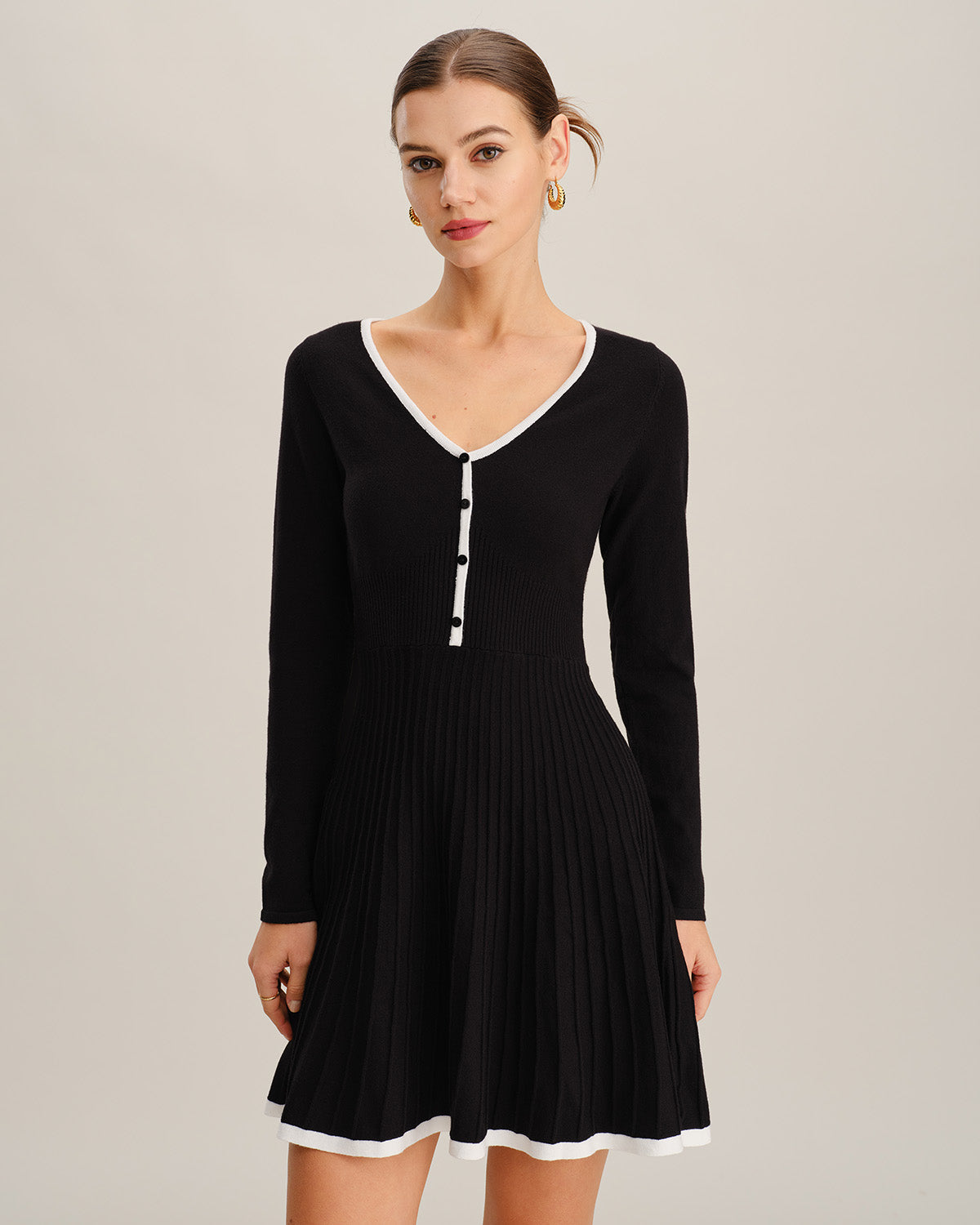 Vestido de Suéter con Botones y Cuello en V Negro con Contraste
