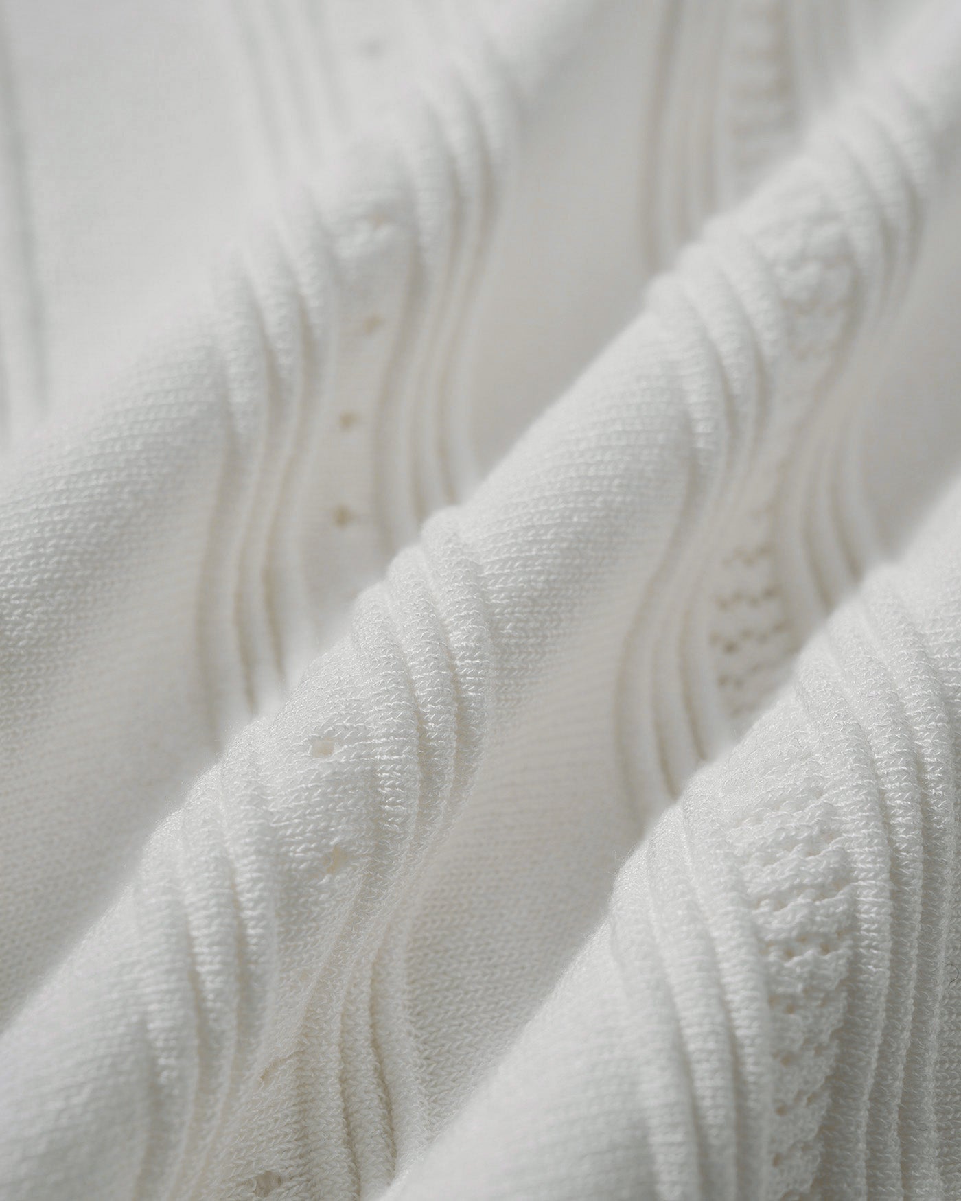 Vestido de Suéter de Viscosa Blanco con Cuello en V
