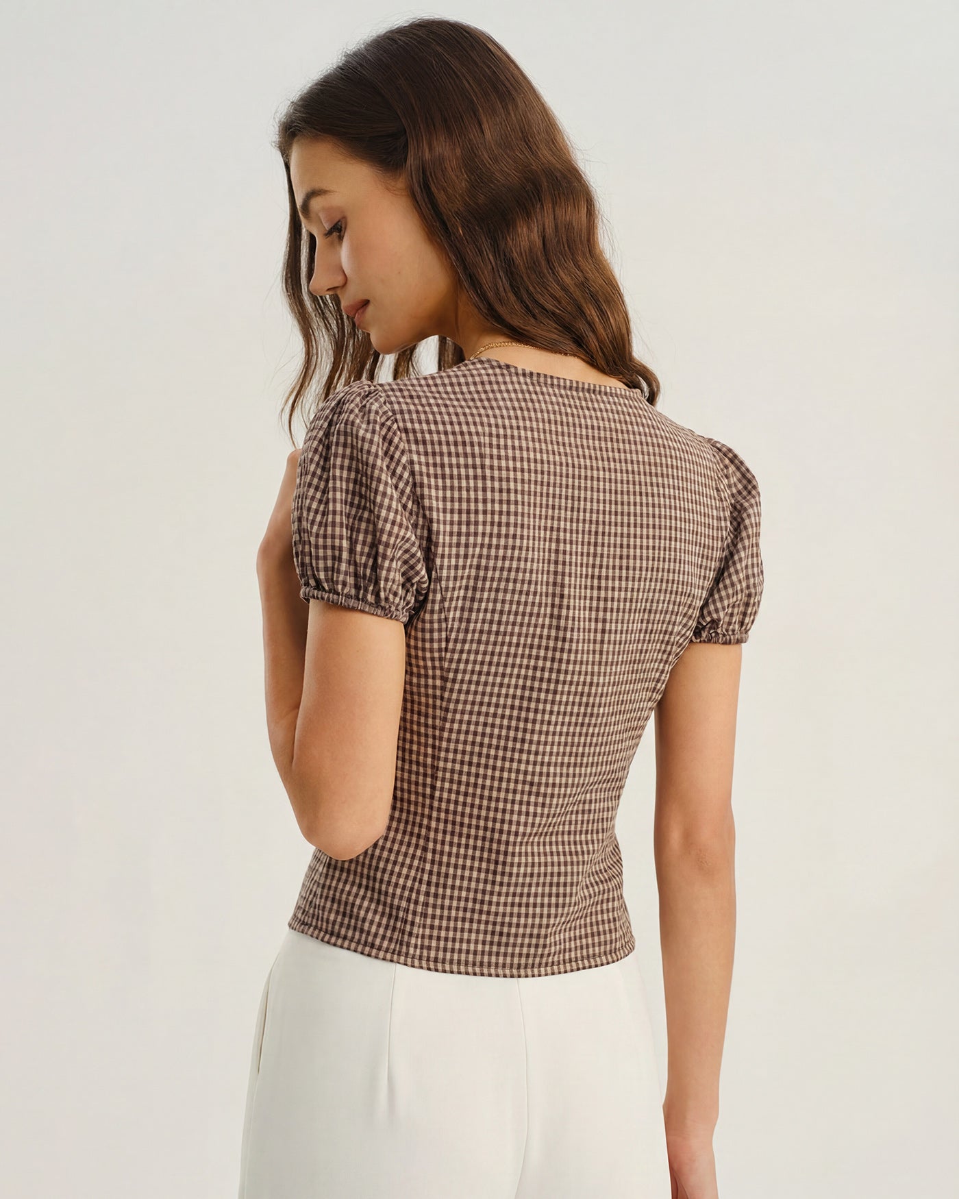 Blusa de Cuello en V Marrón con Mangas Abullonadas a Cuadros