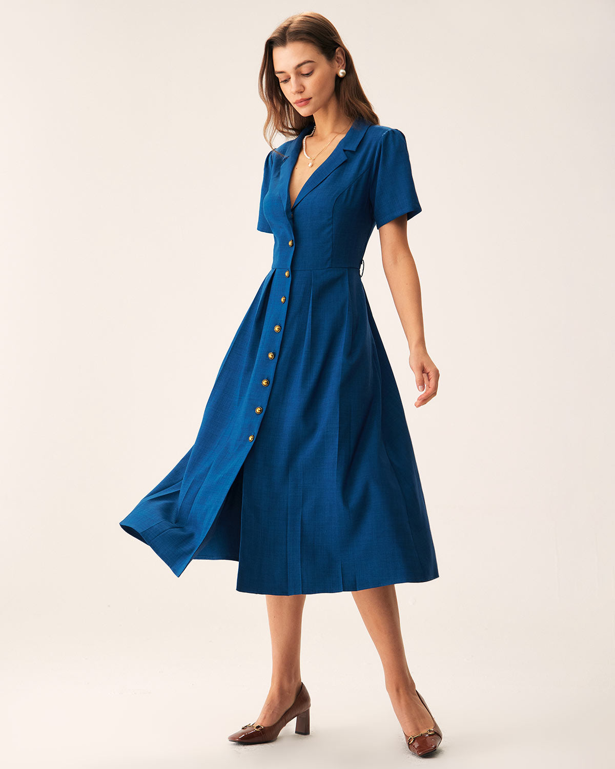 Vestido Midi Con Botones Plisado Azul Con Escote En V