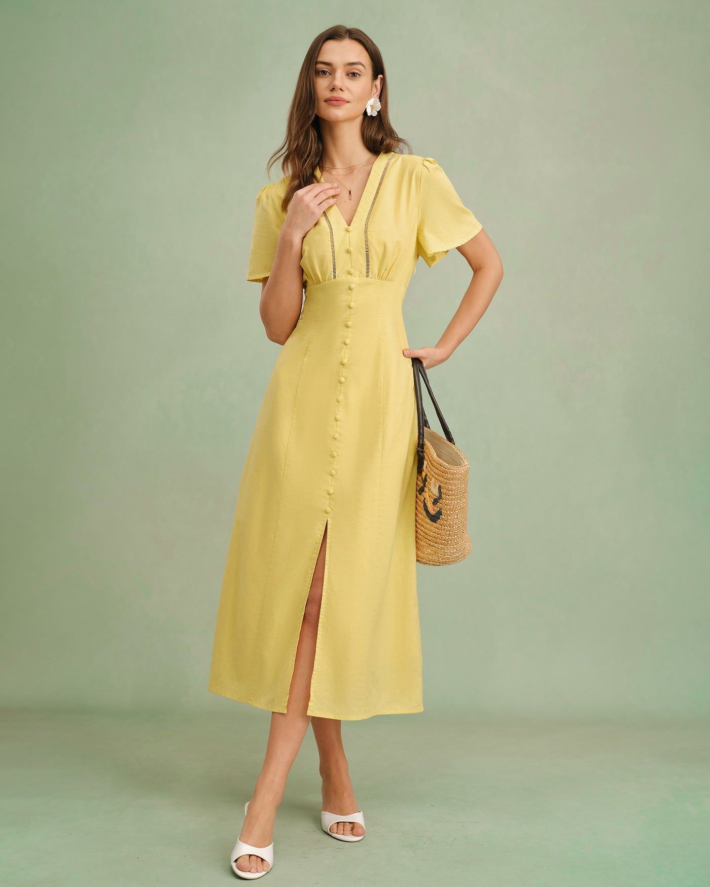 Vestido midi amarillo con cuello en V y botones