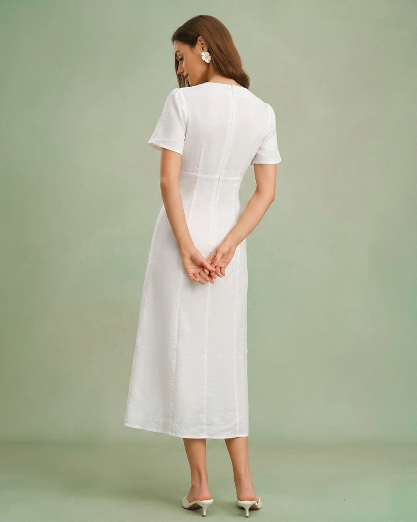 Vestido Midi A-Line Blanco con Cuello en V y Botones