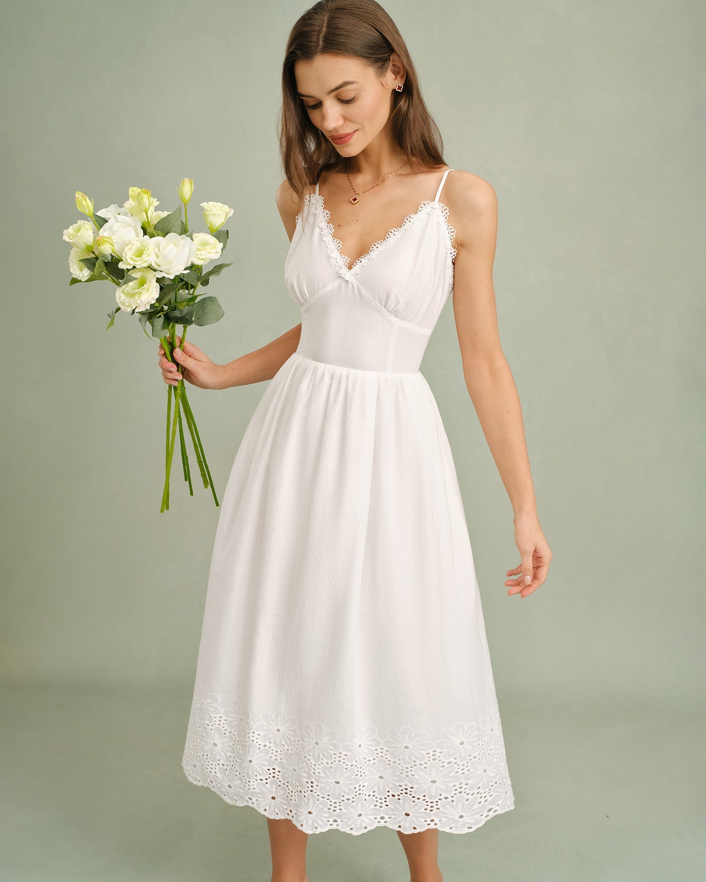 Vestido Midi de Encaje Blanco con Cruce