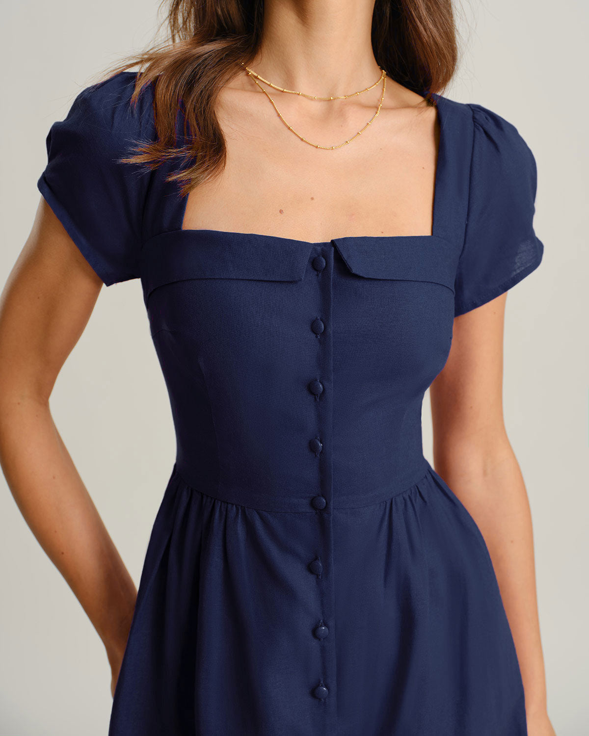Vestido Midi A-Line de Cuello Cuadrado y Mangas Cortas en Color Marino