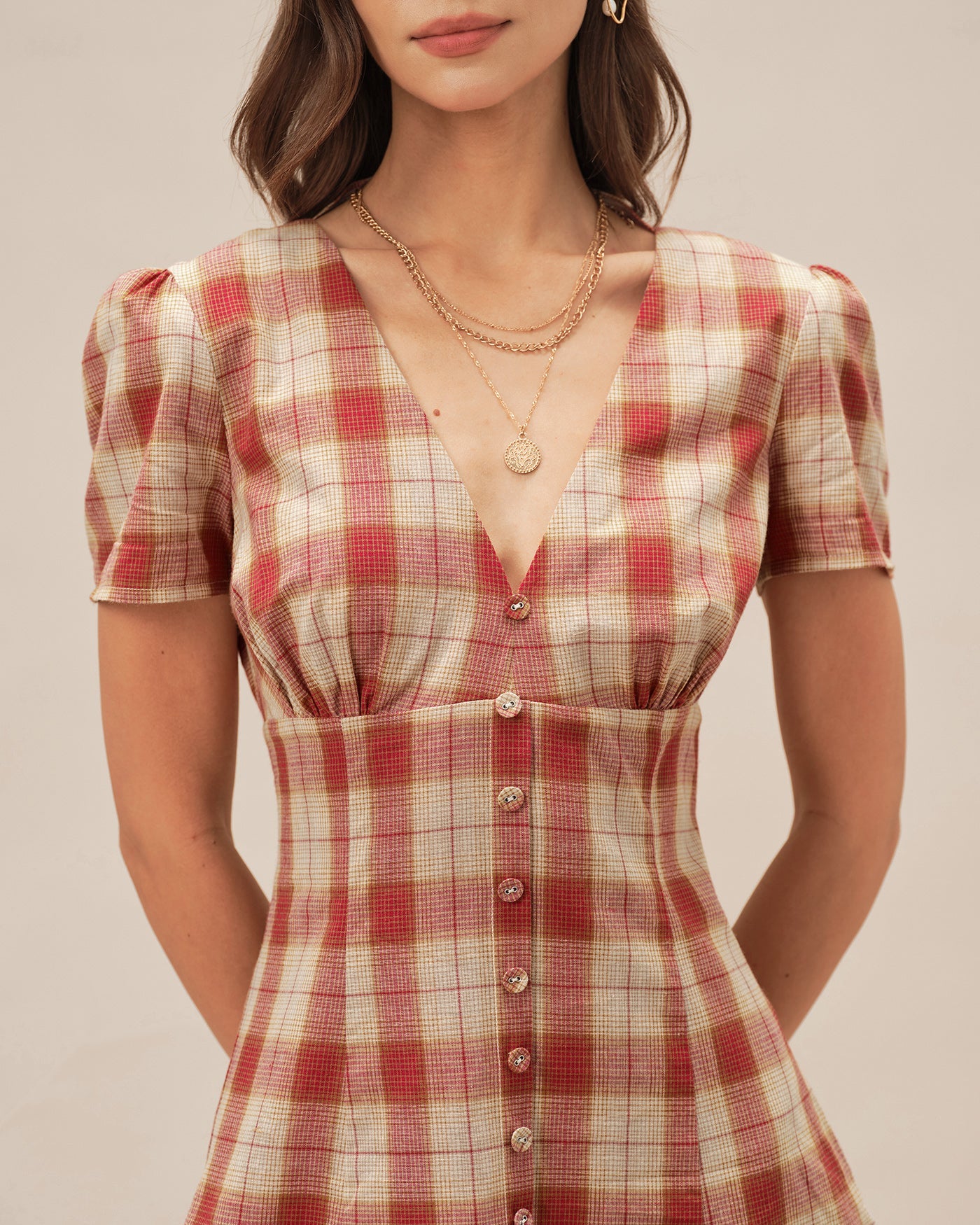 Vestido Mini de Cuadros Rojos con Escote en V