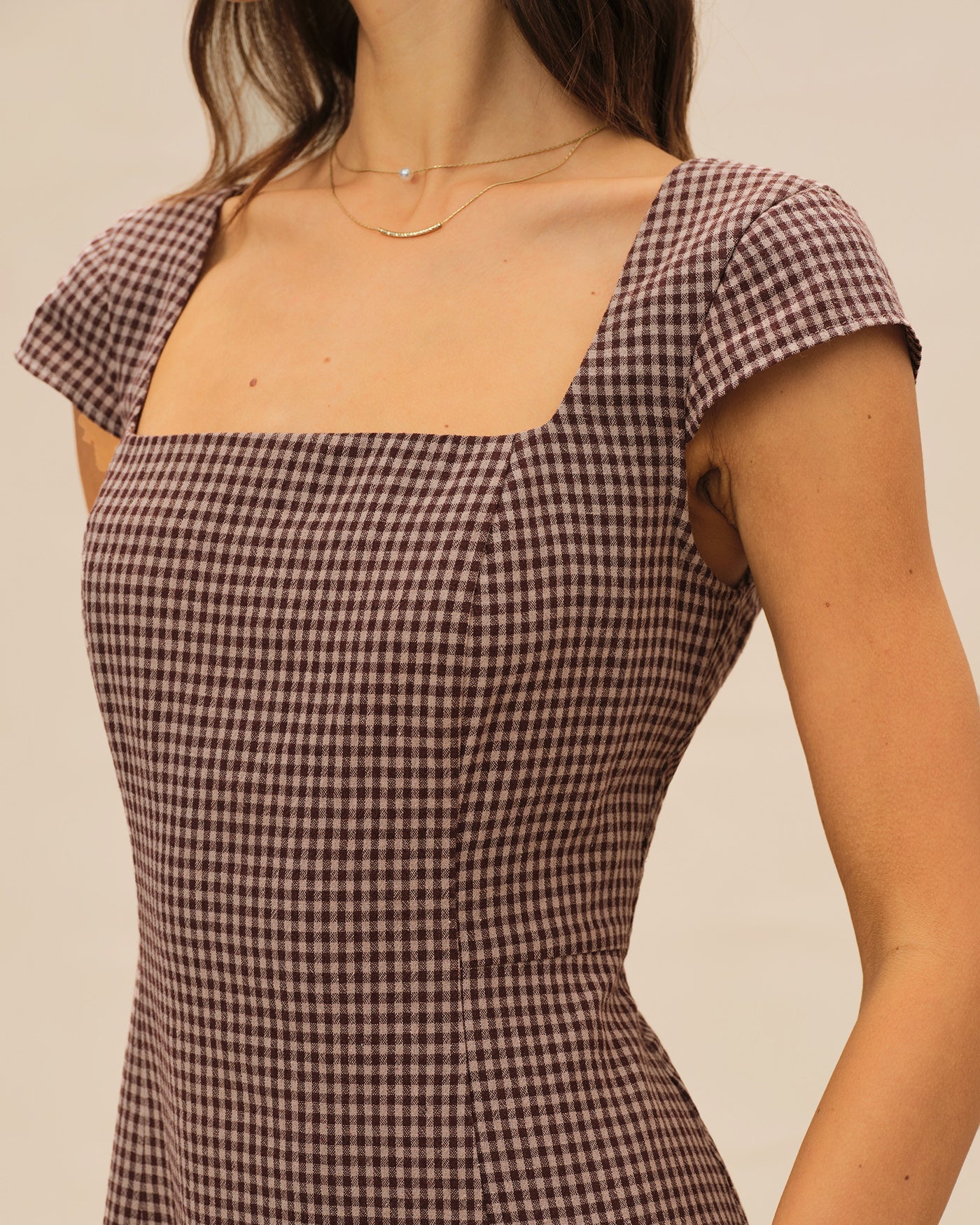 Vestido Mini de Cuello Cuadrado a Cuadros Marrón
