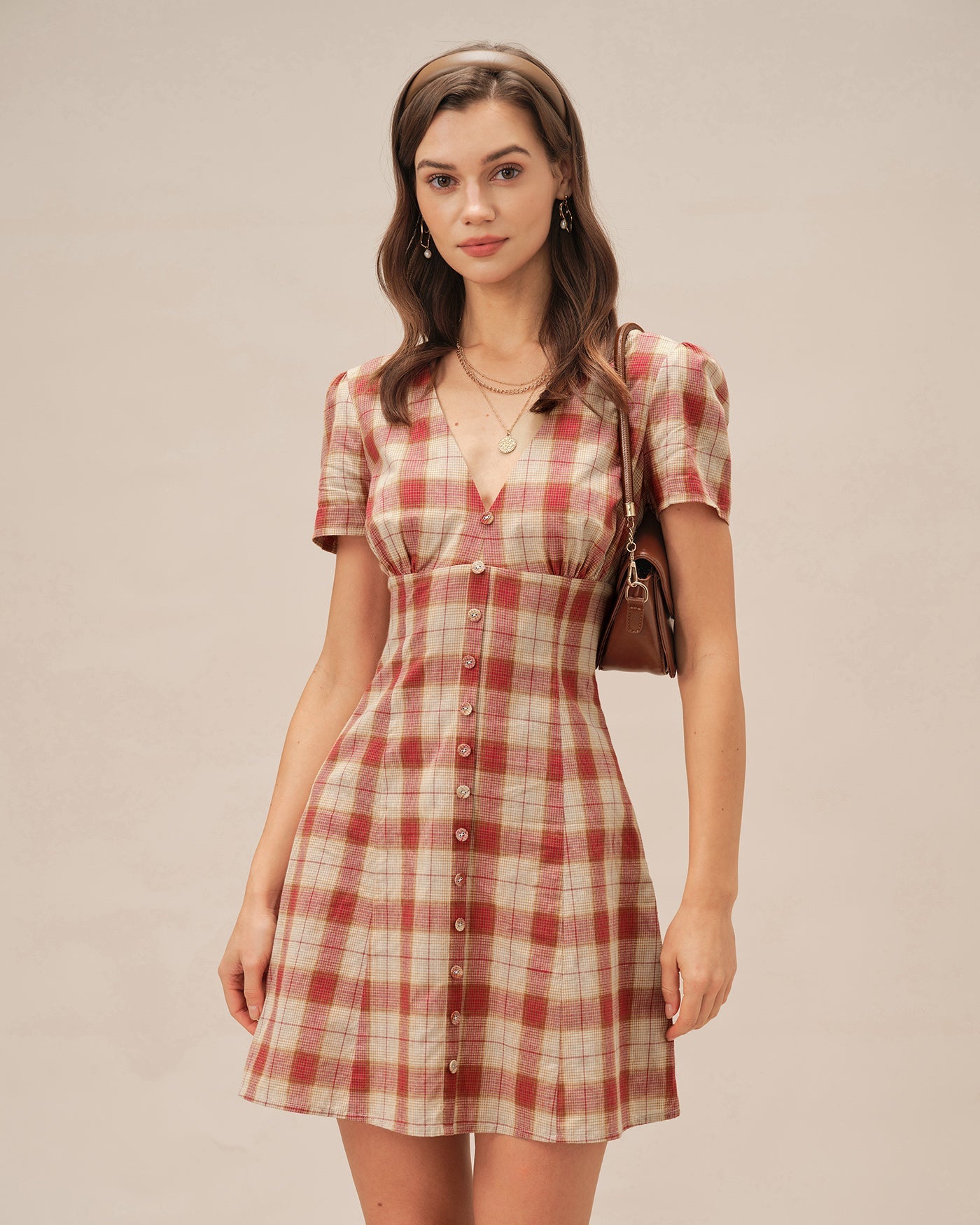 Vestido Mini de Cuadros Rojos con Escote en V