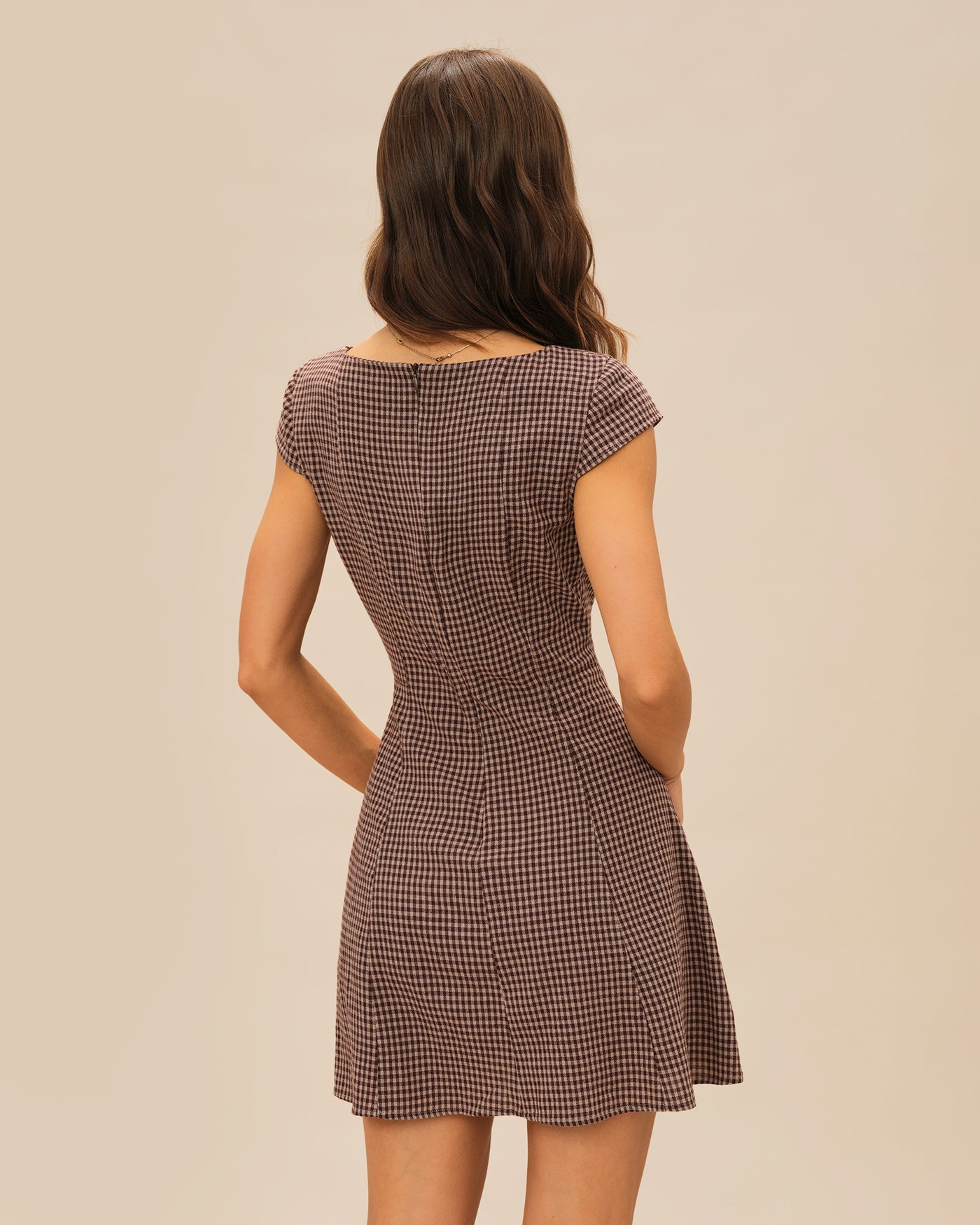 Vestido Mini de Cuello Cuadrado a Cuadros Marrón