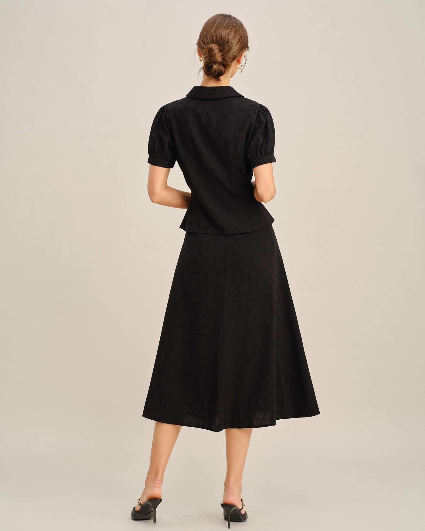 Falda Midi con Bordado Negro
