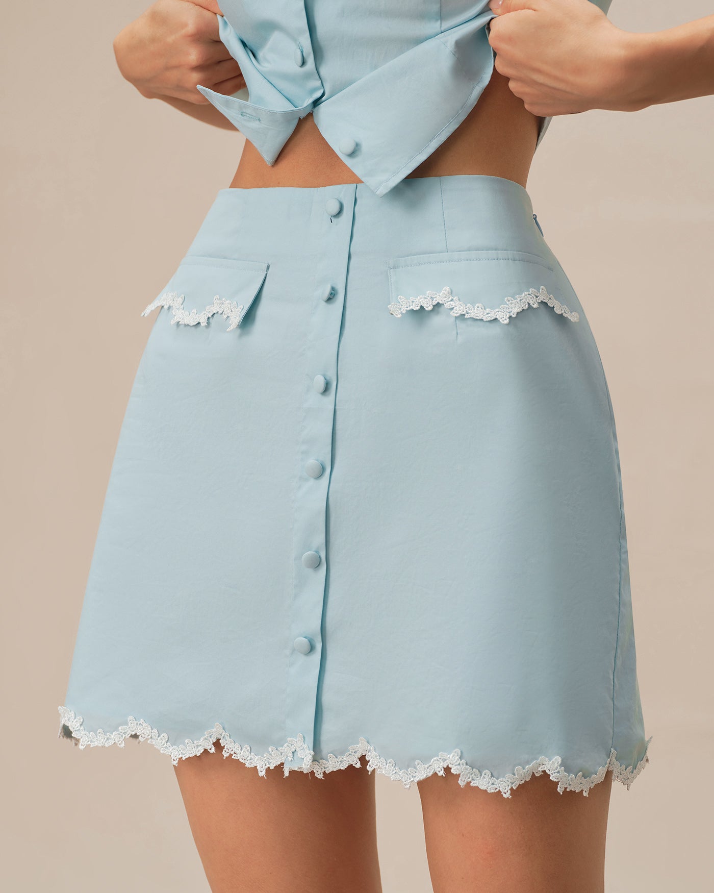 Falda Mini de Botón con Encaje en Color Azul Claro