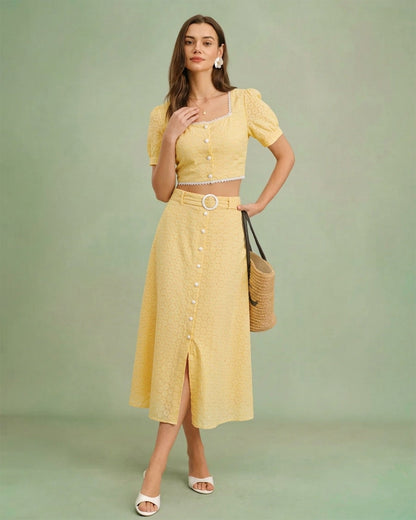 Falda Midi con Bordado Amarillo y Botón